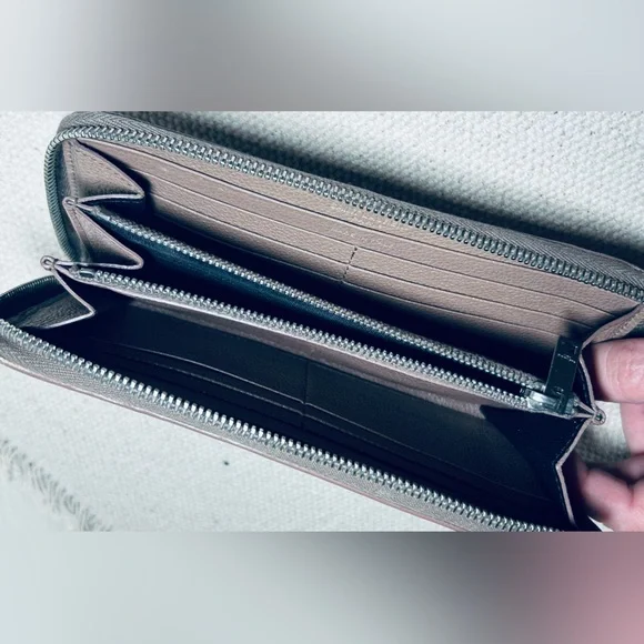 Auth Yves Saint Laurent YSL Zip Around Wallet - Picture 3 of 16